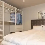 With Three Bedrooms In The Middle Of Bergen! Apartment