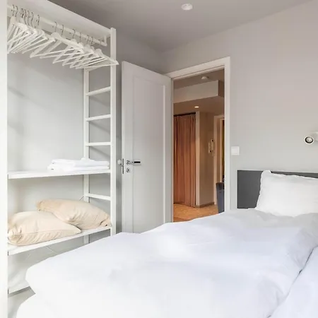 With Three Bedrooms In The Middle Of Bergen! * 베르겐
