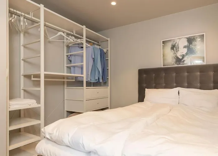 With Three Bedrooms In The Middle Of Bergen! Leilighet