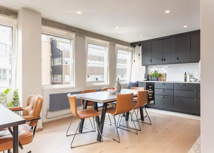 With Three Bedrooms In The Middle Of Bergen! Leilighet Bergen