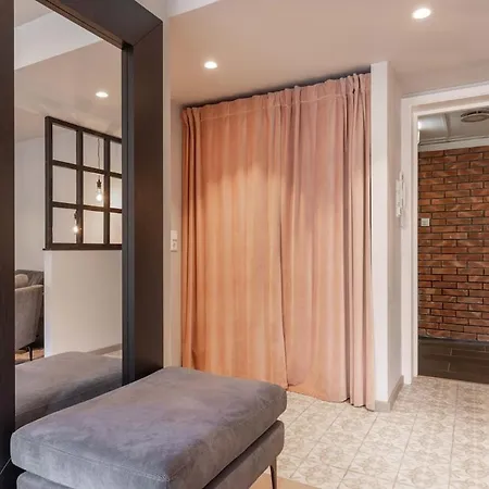 דירה With Three Bedrooms In The Middle Of Bergen! *